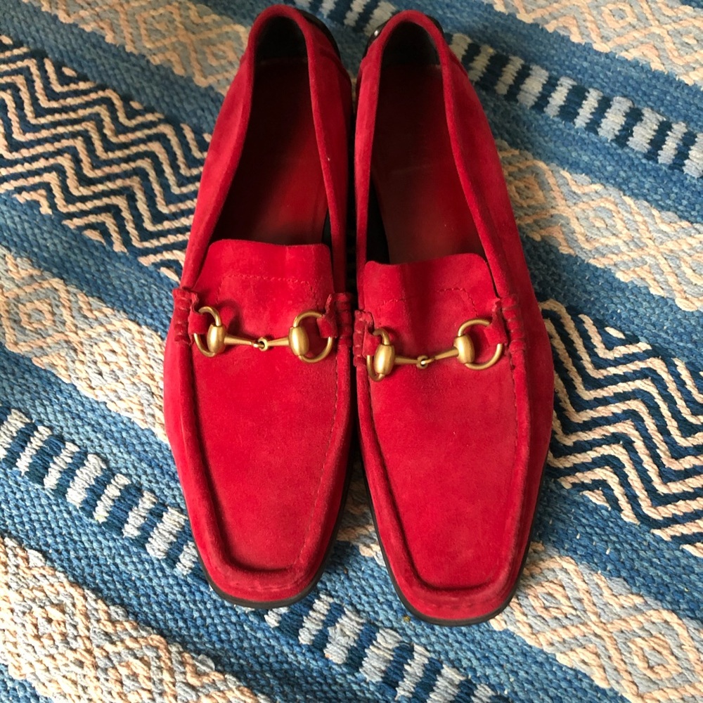 Like new! Gucci Red Suede Driving Loafers